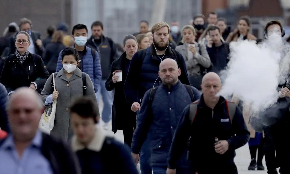 Αγγλία: Πιο κοντά από ποτέ η επιστροφή στην κανονικότητα